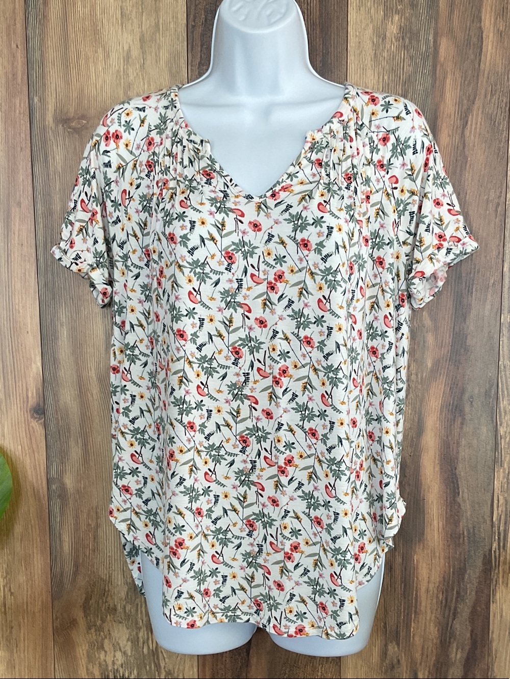Grace & Lace Floral V-Neck Short Sleeve Top S       158B